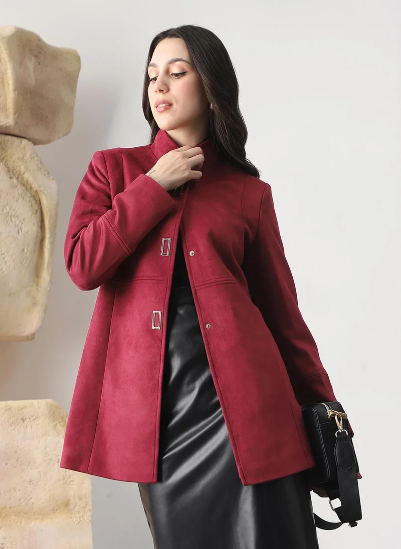 جلو باص Globus Women Red Mock Collar Long Sleeves Solid 2 Pockets Soft Functional Hip Length Winterwear Overcoat